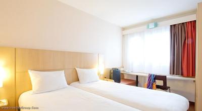 آیبیس وارشاوا سنتروم