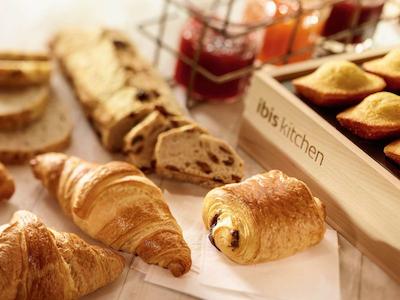 آیبیس وارشاوا سنتروم