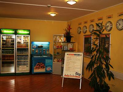 ای اند او برلین میت