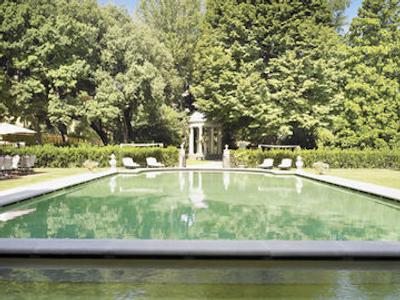 فور سیزن فایرنز