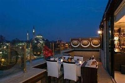 کامر سوئیتس اند هتل