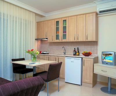 کامر سوئیتس اند هتل