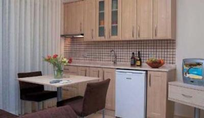 کامر سوئیتس اند هتل