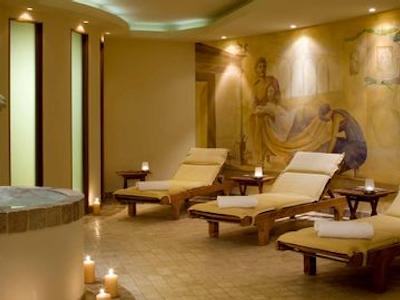 موندیال ام دم کلن ام گالری بای سوفیتل