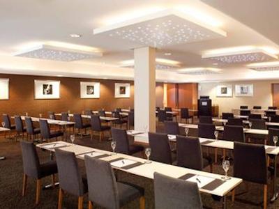 موندیال ام دم کلن ام گالری بای سوفیتل