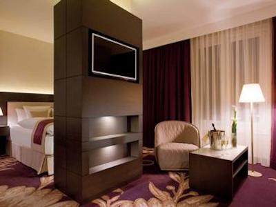 موندیال ام دم کلن ام گالری بای سوفیتل