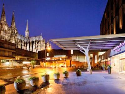 موندیال ام دم کلن ام گالری بای سوفیتل