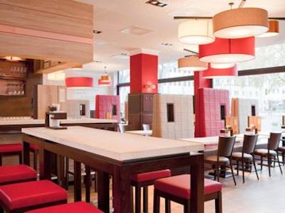 موندیال ام دم کلن ام گالری بای سوفیتل