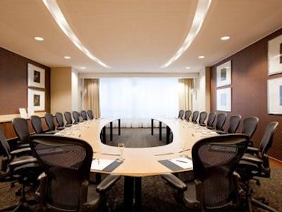 موندیال ام دم کلن ام گالری بای سوفیتل