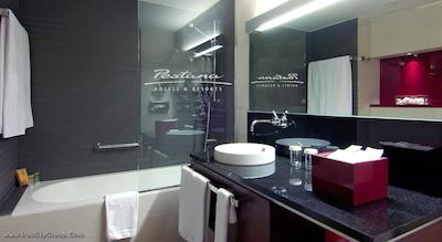 پستانا آرنا