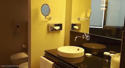 پستانا آرنا