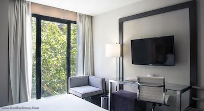 پستانا آرنا