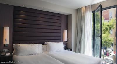 پستانا آرنا