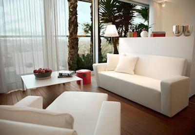 رنسانس بارسلونا فیرا