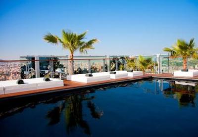 رنسانس بارسلونا فیرا