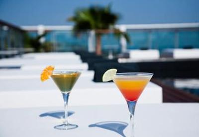 رنسانس بارسلونا فیرا