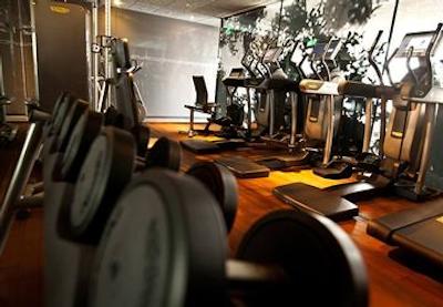 رنسانس بارسلونا فیرا