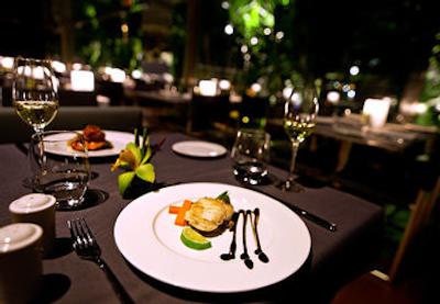 رنسانس بارسلونا فیرا