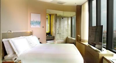 وان فارر هتل اند اسپا