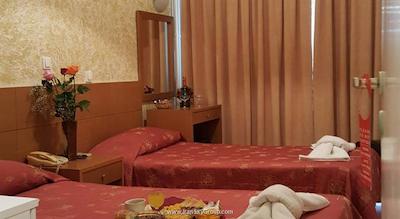 آریستوتیلس