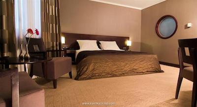 آتنیان کالیرهو اکسکلوسیو هتل