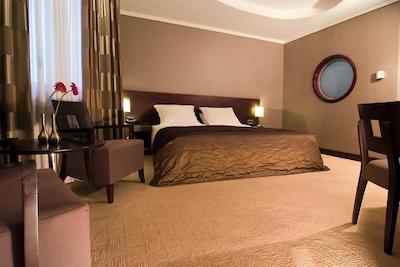 آتنیان کالیرهو اکسکلوسیو هتل