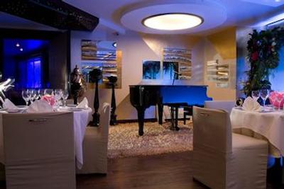 آتنیان کالیرهو اکسکلوسیو هتل