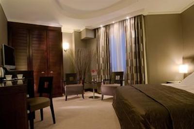 آتنیان کالیرهو اکسکلوسیو هتل