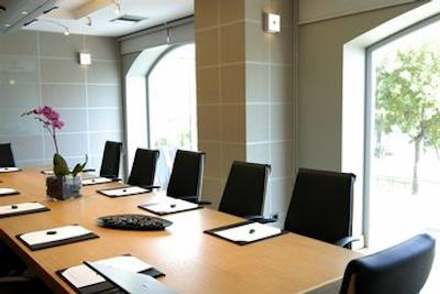 آتنیان کالیرهو اکسکلوسیو هتل