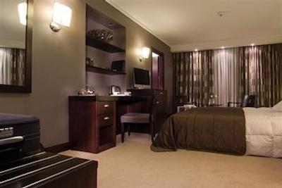 آتنیان کالیرهو اکسکلوسیو هتل