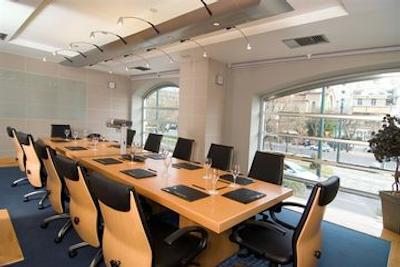 آتنیان کالیرهو اکسکلوسیو هتل