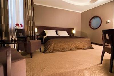 آتنیان کالیرهو اکسکلوسیو هتل