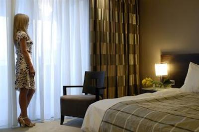 آتنیان کالیرهو اکسکلوسیو هتل