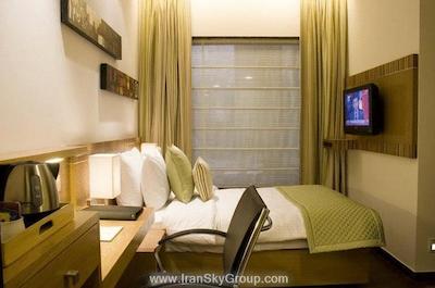 شروانی نهرو پلیس