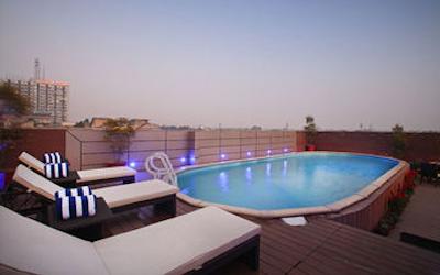 شروانی نهرو پلیس