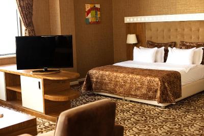 دیوان اکسپرس باکو