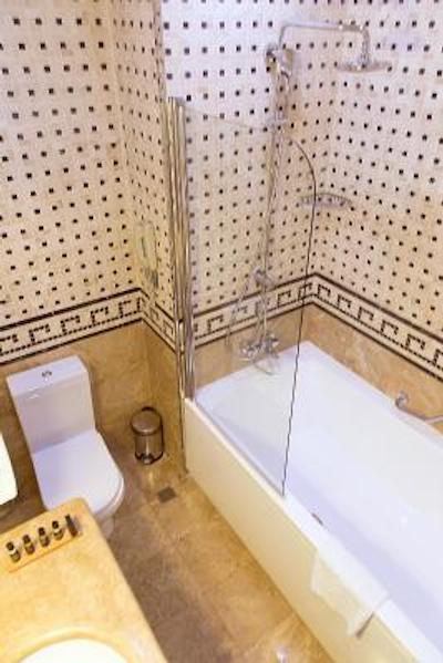 دیوان اکسپرس باکو