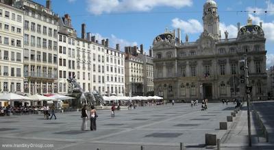 آیبیس استایلز لیون کانفلوئنس