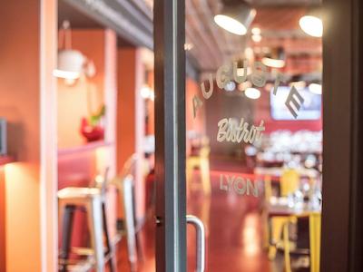 آیبیس استایلز لیون کانفلوئنس