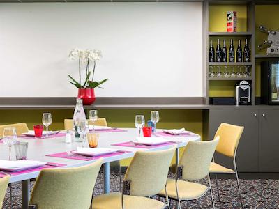 آیبیس استایلز لیون کانفلوئنس