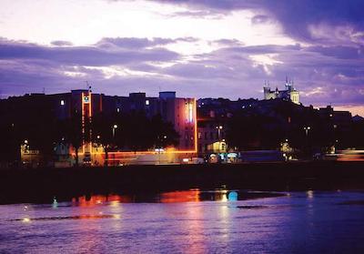 آیبیس استایلز لیون کانفلوئنس