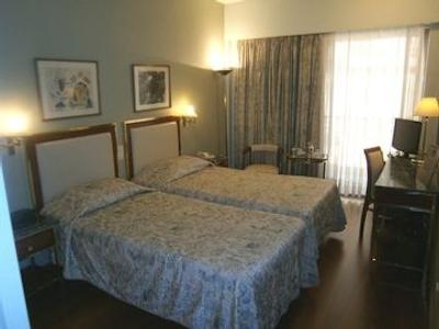 بست وسترن ایلیزیا