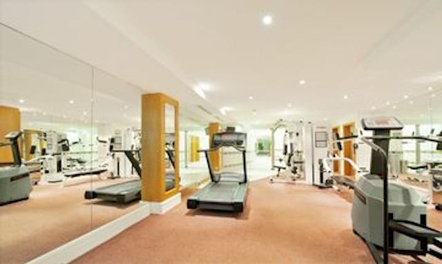 کراون پلازا د پیتر