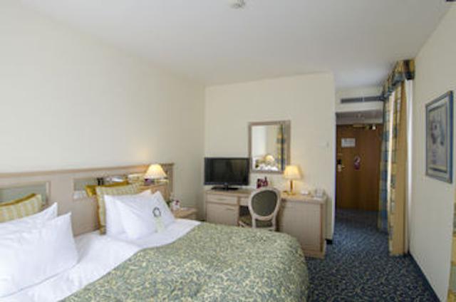 کراون پلازا د پیتر