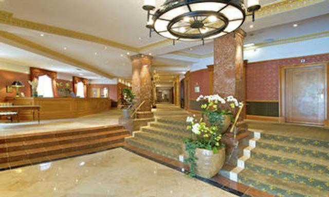 کراون پلازا د پیتر