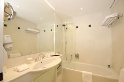 کراون پلازا د پیتر