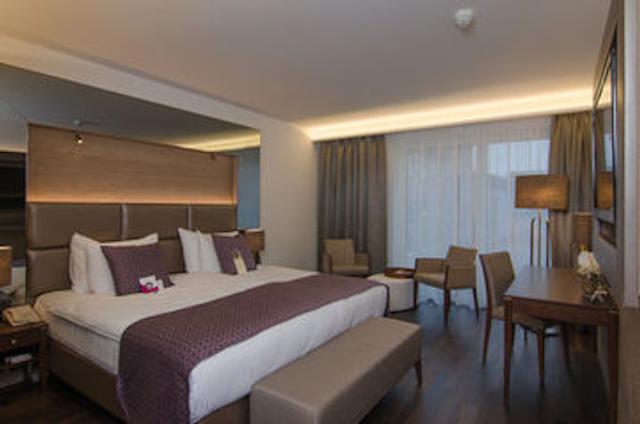 کراون پلازا د پیتر