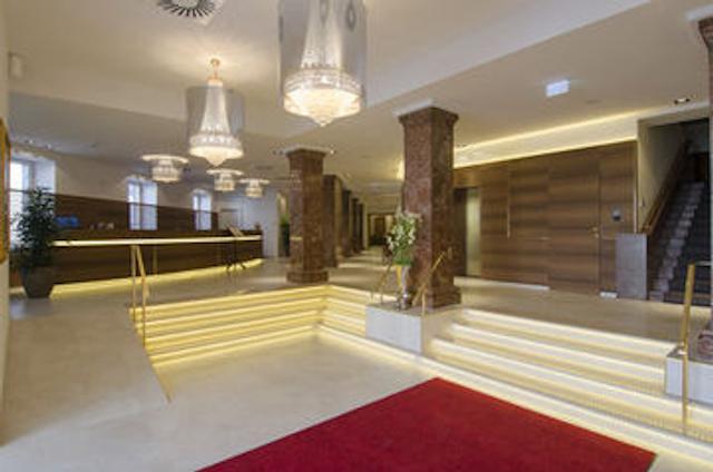 کراون پلازا د پیتر