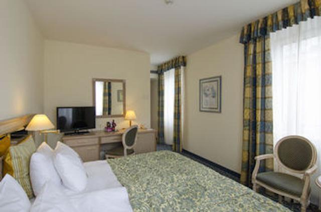 کراون پلازا د پیتر