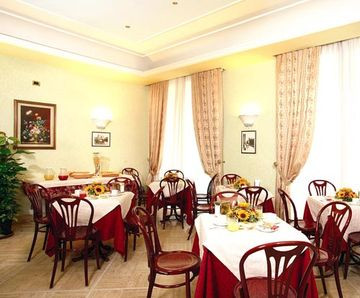 هتل دینا
